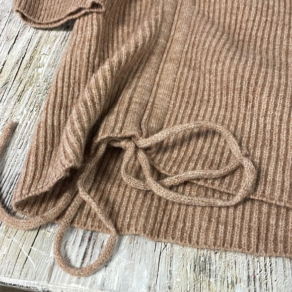 Andthewhy tan knit roll neck oversized sweater new with tags size s-m - Picture 2 of 11